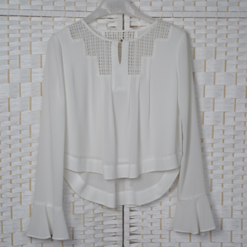 Hollow Lace Casual White Chiffon Blouse Long Sleeves For Young Ladies