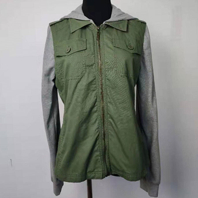 Anti Shrink Hooded Ladies Short Coat Comfortable With Knitted Sleeves