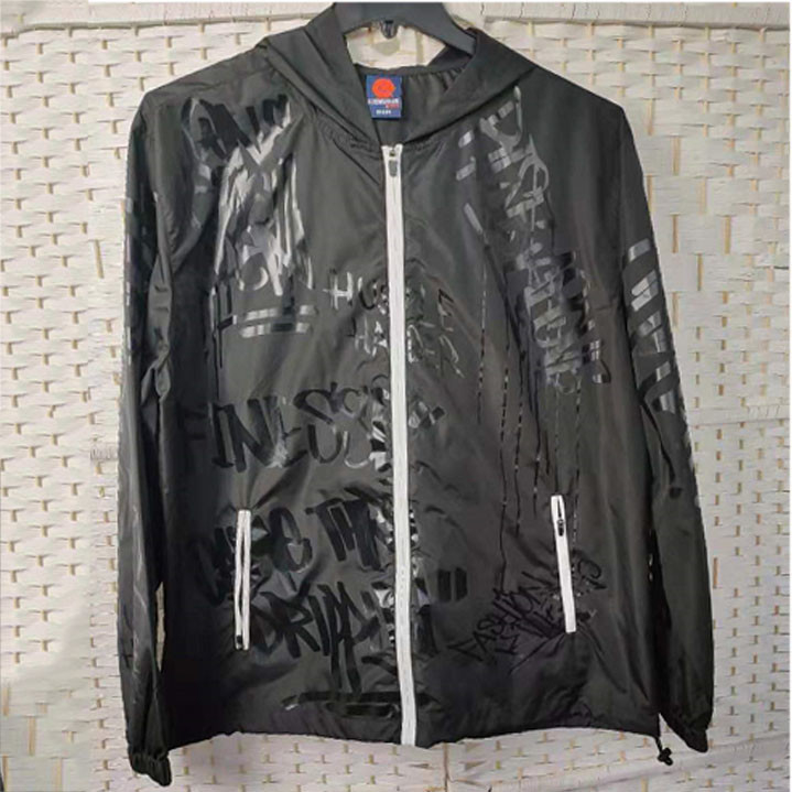 Hooded Athletic Workout Clothes Water Repellent Polyester Made For Men